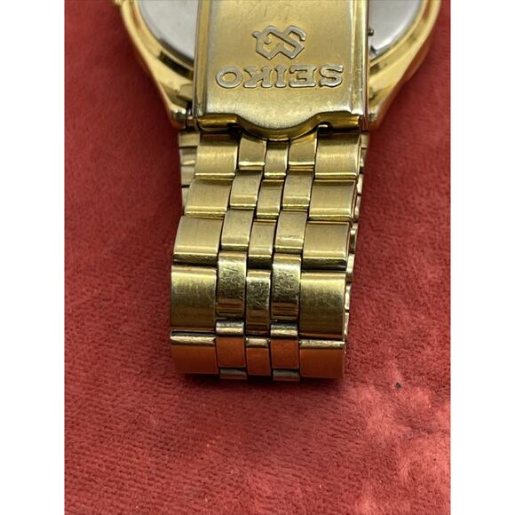 Vintage Seiko watch 5Y23-8049 Gold Tone Quartz SQ day/date Dead Battery Black - Picture 13 of 15